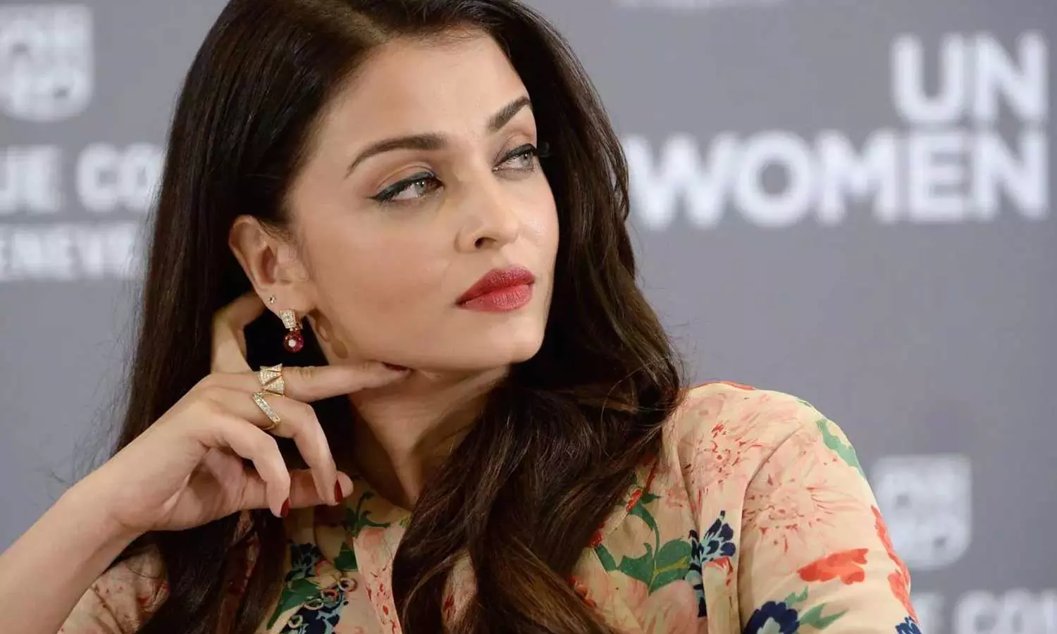 പനാമ വെളിപ്പെടുത്തൽ; ഐശ്വര്യ റായ് ഇ.ഡി ഓഫീസിൽ ഹാജരായി