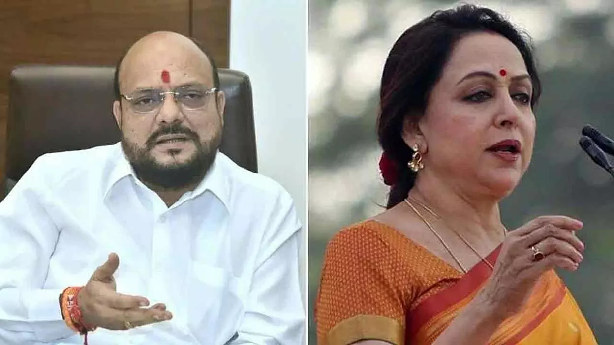 എന്റെ മണ്ഡലത്തിലെ റോഡുകൾ ഹേമാ മാലിനിയുടെ കവിൾ പോലെ; വിവാദ പ്രസ്താവനയില് മാപ്പുപറഞ്ഞ് മഹാരാഷ്ട്രാ മന്ത്രി എന്റെ മണ്ഡലത്തിലെ റോഡുകൾ ഹേമാ മാലിനിയുടെ കവിൾ പോലെ; വിവാദ പ്രസ്താവനയില് മാപ്പുപറഞ്ഞ് മഹാരാഷ്ട്രാ മന്ത്രി