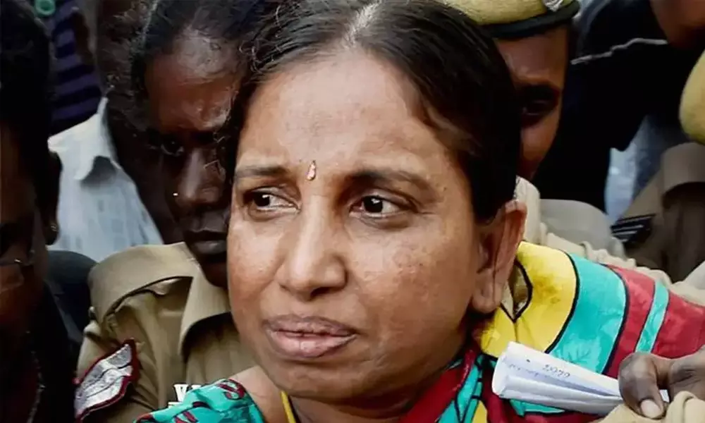 രാജീവ് ഗാന്ധി വധം: നളിനിയുടെ പരോൾ പരിഗണനയിലെന്ന് തമിഴ്നാട് സർക്കാർ രാജീവ് ഗാന്ധി വധം: നളിനിയുടെ പരോൾ പരിഗണനയിലെന്ന് തമിഴ്നാട് സർക്കാർ