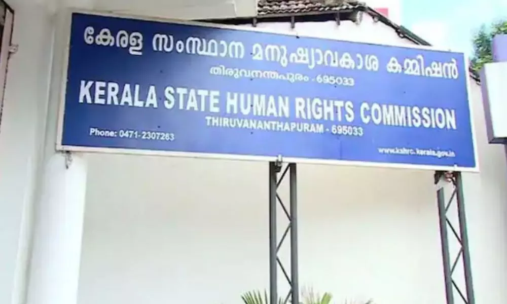 സ്കൂൾ മാനേജരിൽ നിന്നും ഈടാക്കിയായാലും ഗസ്റ്റ് അധ്യാപികയുടെ ശമ്പളം നൽകണം: മനുഷ്യാവകാശ കമ്മീഷൻ സ്കൂൾ മാനേജരിൽ നിന്നും ഈടാക്കിയായാലും ഗസ്റ്റ് അധ്യാപികയുടെ ശമ്പളം നൽകണം: മനുഷ്യാവകാശ കമ്മീഷൻ