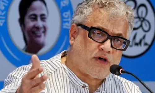 തൃണമൂൽ എംപി ഡെറിക് ഒബ്രിയാനെ രാജ്യസഭയില് നിന്ന് സസ്പെൻഡ് ചെയ്തു തൃണമൂൽ എംപി ഡെറിക് ഒബ്രിയാനെ രാജ്യസഭയില് നിന്ന് സസ്പെൻഡ് ചെയ്തു