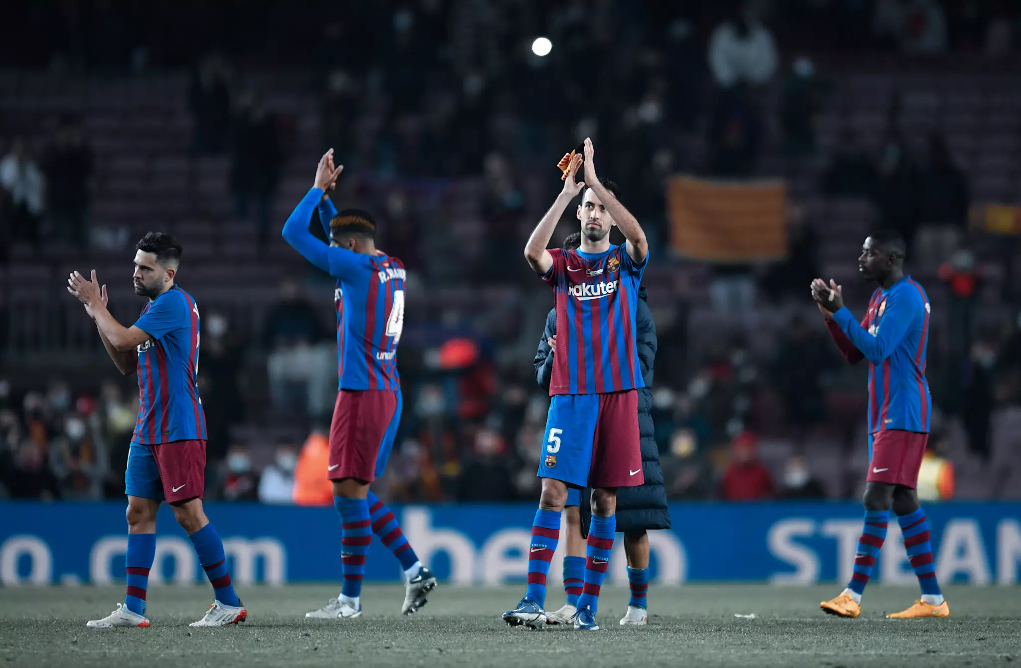 കഷ്ടകാലം തീരാതെ ബാഴ്സ; പത്ത് പേരായി ചുരുങ്ങിയ സെവിയ്യയോടും സമനില