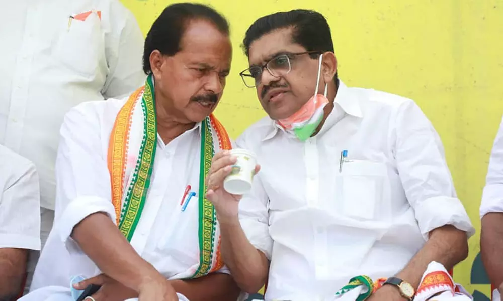 വിഎം സുധീരനൊപ്പം വിഎം സുധീരനൊപ്പം