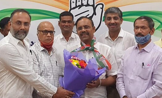 ഗോവയില്‍ ബിജെപി വിട്ട എംഎല്‍എ കോൺഗ്രസിൽ; കൊഴിഞ്ഞുപോക്ക് തുടരുന്നു