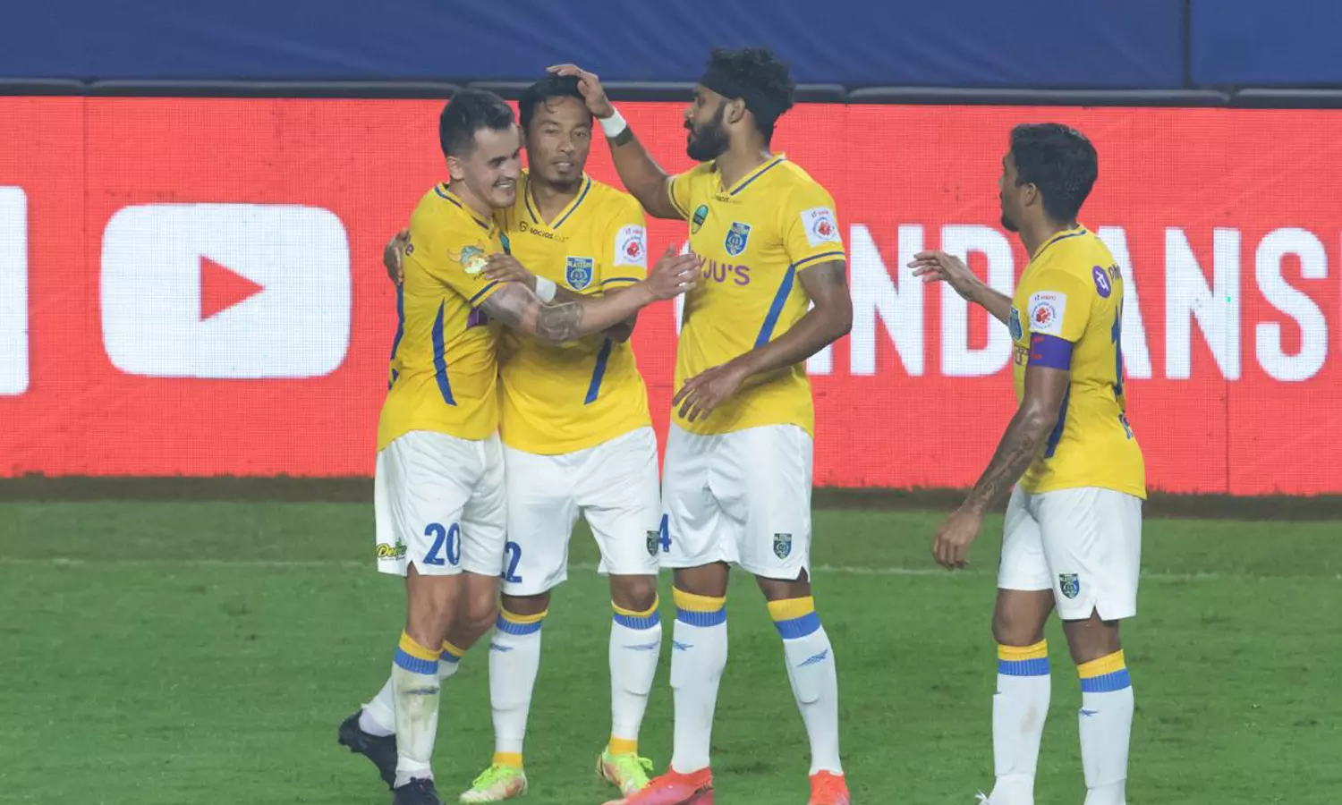 വമ്പൻ തിരിച്ചുവരവ്, ഇങ്ങനെയാവണം ബ്ലാസ്റ്റേഴ്‌സ്: കണ്ണുതള്ളി ആരാധകർ