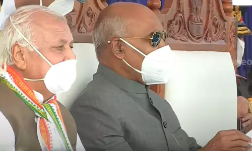 രാഷ്ട്രപതി രാംനാഥ് കോവിന്ദ് ദക്ഷിണ നാവിക സേന ആസ്ഥാനത്തെത്തി; അഭ്യാസ പ്രകടനങ്ങൾ‍ വീക്ഷിച്ചു