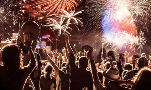 ഒമിക്രോൺ: ഡൽഹിയിൽ ക്രിസ്മസ് -പുതുവത്സരാഘോഷങ്ങൾക്ക് വിലക്ക്