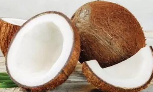 ഓണ്‍ലൈനായി തേങ്ങ ഓര്‍ഡര്‍ ചെയ്തു; സ്ത്രീക്ക് നഷ്ടമായത് 45,000 രൂപ