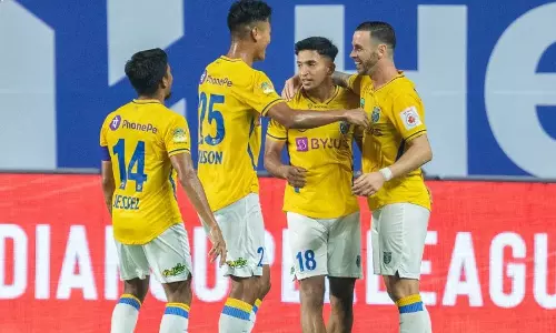 ചെന്നൈയിനെയും വീഴ്ത്തി ബ്ലാസ്റ്റേഴ്സ്: തകർപ്പൻ ജയം, ആദ്യ നാലിലേക്ക് ചെന്നൈയിനെയും വീഴ്ത്തി ബ്ലാസ്റ്റേഴ്സ്: തകർപ്പൻ ജയം, ആദ്യ നാലിലേക്ക്