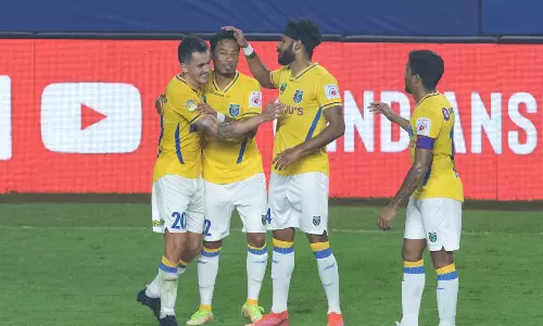 വമ്പൻ തിരിച്ചുവരവ്, ഇങ്ങനെയാവണം ബ്ലാസ്റ്റേഴ്സ്: കണ്ണുതള്ളി ആരാധകർ വമ്പൻ തിരിച്ചുവരവ്, ഇങ്ങനെയാവണം ബ്ലാസ്റ്റേഴ്സ്: കണ്ണുതള്ളി ആരാധകർ