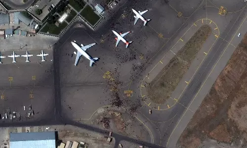 അഫ്ഗാനിസ്ഥാനിലെ വിമാനത്താവളങ്ങള്‍ ഏറ്റെടുത്ത് നടത്താന്‍ സന്നദ്ധത അറിയിച്ച് ഖത്തറും തുര്‍ക്കിയും