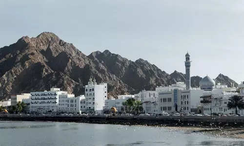 കോവിഡ് മാനദണ്ഡങ്ങൾ രാജ്യത്തെ വ്യവസായ സ്ഥാപനങ്ങൾക്കും ബാധകമെന്ന് ഒമാൻ