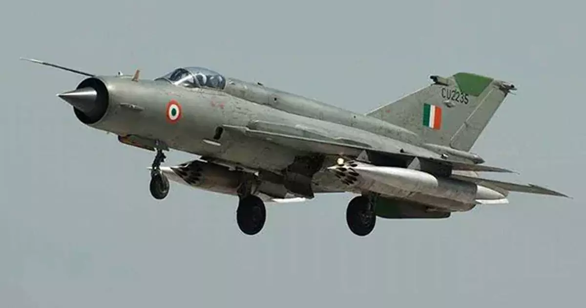 രാജസ്ഥാനിൽ വ്യോമസേനാ വിമാനം തകർന്നുവീണു പൈലറ്റ് മരിച്ചു