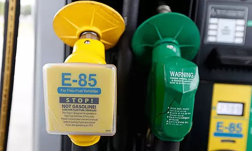 ആറു മാസത്തിനുള്ളിൽ ഫ്‌ളക്‌സ് എഞ്ചിൻ അവതരിപ്പിക്കാൻ കമ്പനികൾക്ക് നിർദേശം