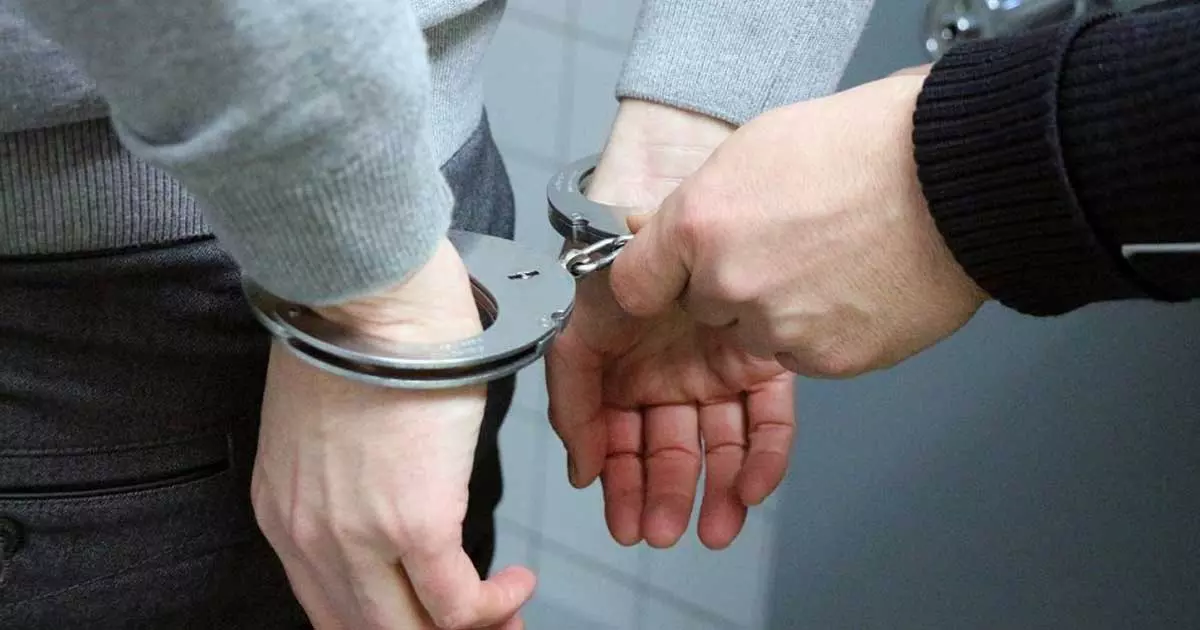 വാഹന മോഷണക്കേസ്; പൊലീസ് കോൺസ്റ്റബിളടക്കം മൂന്ന് പേർ അറസ്റ്റിൽ വാഹന മോഷണക്കേസ്; പൊലീസ് കോൺസ്റ്റബിളടക്കം മൂന്ന് പേർ അറസ്റ്റിൽ