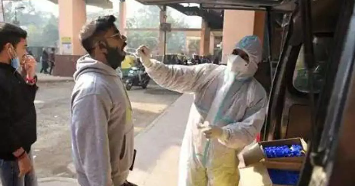 ഒമിക്രോൺ പടരുന്നു: രാജ്യത്ത് രോഗികളുടെ എണ്ണം 400 കടന്നു ഒമിക്രോൺ പടരുന്നു: രാജ്യത്ത് രോഗികളുടെ എണ്ണം 400 കടന്നു