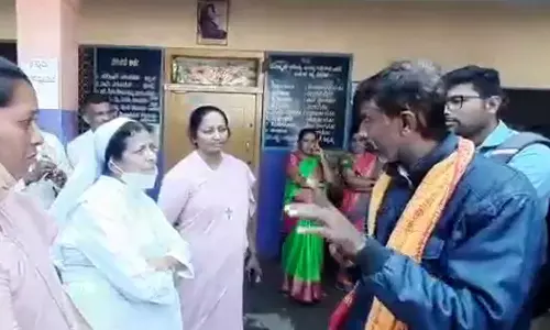 മതപരിവര്‍ത്തനമാരോപിച്ച് കര്‍ണാടകയിലെ സ്‌കൂളുകളിലെ ക്രിസ്മസ് ആഘോഷങ്ങള്‍ തടസ്സപ്പെടുത്തി