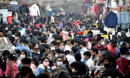 രണ്ടുദിവസം കൊണ്ട് പിഴയായി പിരിച്ചത് 1.54 കോടി! ഡൽഹിയിൽ കോവിഡ് നിയമലംഘനങ്ങൾക്കെതിരെ കടുത്ത നടപടി