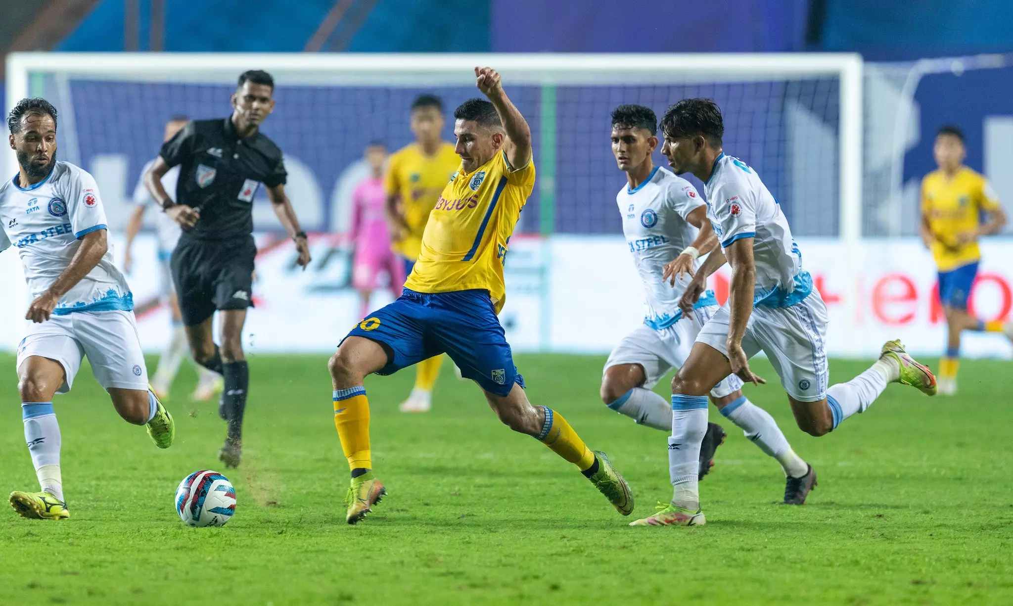 ആവേശപ്പോരിൽ കേരള ബ്ലാസ്റ്റേഴ്‌സിന് സമനില