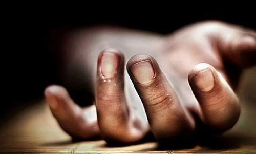 സ്വന്തം ടീമിന്റെ ഗോൾകീപ്പറുമായി കൂട്ടിയിടിച്ചു വീണു,ഹൃദയാഘാതം; ഫുട്‌ബോൾ താരത്തിന് ദാരുണാന്ത്യം