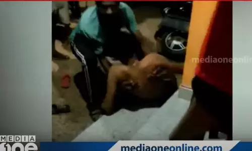 ആറ്റിങ്ങലിൽ സ്ത്രീകളടക്കമുള്ളവരെ വീട് കയറി ആക്രമിച്ചു; 12 പേർ അറസ്റ്റിൽ ആറ്റിങ്ങലിൽ സ്ത്രീകളടക്കമുള്ളവരെ വീട് കയറി ആക്രമിച്ചു; 12 പേർ അറസ്റ്റിൽ