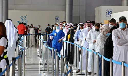 കുവൈത്തില് കോവിഡ് കേസുകള് ഉയരുന്നു, ജാഗ്രത പാലിക്കണമെന്നും ആശങ്ക വേണ്ടെന്നും ആരോഗ്യമന്ത്രാലയം കുവൈത്തില് കോവിഡ് കേസുകള് ഉയരുന്നു, ജാഗ്രത പാലിക്കണമെന്നും ആശങ്ക വേണ്ടെന്നും ആരോഗ്യമന്ത്രാലയം