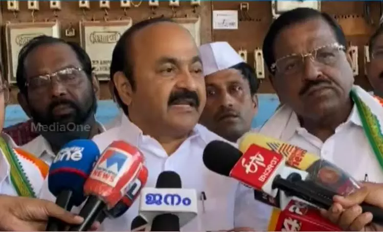 കെ- റെയിൽ; ശശി തരൂർ മുന്നണി നിലപാടിനൊപ്പം നിൽക്കുമെന്ന് വി.ഡി സതീശൻ കെ- റെയിൽ; ശശി തരൂർ മുന്നണി നിലപാടിനൊപ്പം നിൽക്കുമെന്ന് വി.ഡി സതീശൻ