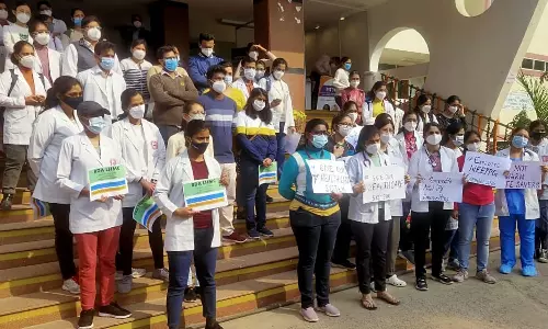 ഡല്‍ഹിയില്‍ റസിഡന്റ്  ഡോക്ടര്‍മാരുടെ സമരം ശക്തം; മെഡിക്കല്‍  ബന്ദിന് ആഹ്വാനം ചെയ്തു