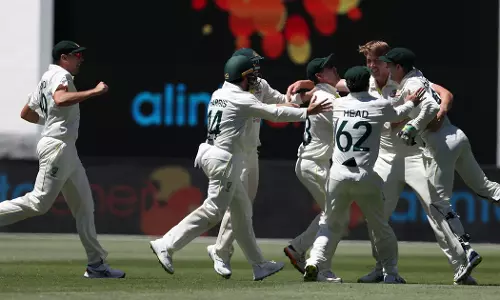 വീണ്ടും ഇംഗ്ലണ്ട് ചാരമായി, ആഷസ് നിലനിര്ത്തി ഓസീസ് വീണ്ടും ഇംഗ്ലണ്ട് ചാരമായി, ആഷസ് നിലനിര്ത്തി ഓസീസ്