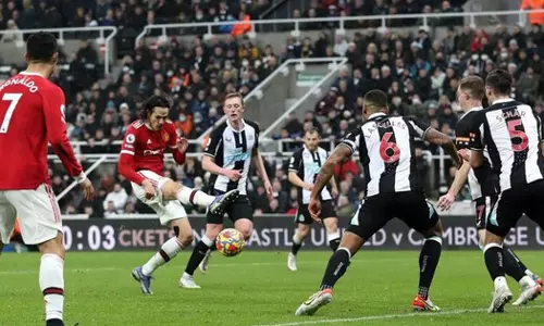 മാഞ്ചസ്റ്റർ യുണൈറ്റഡിനെ സമനിലയില്‍ തളച്ച് ന്യൂകാസില്‍