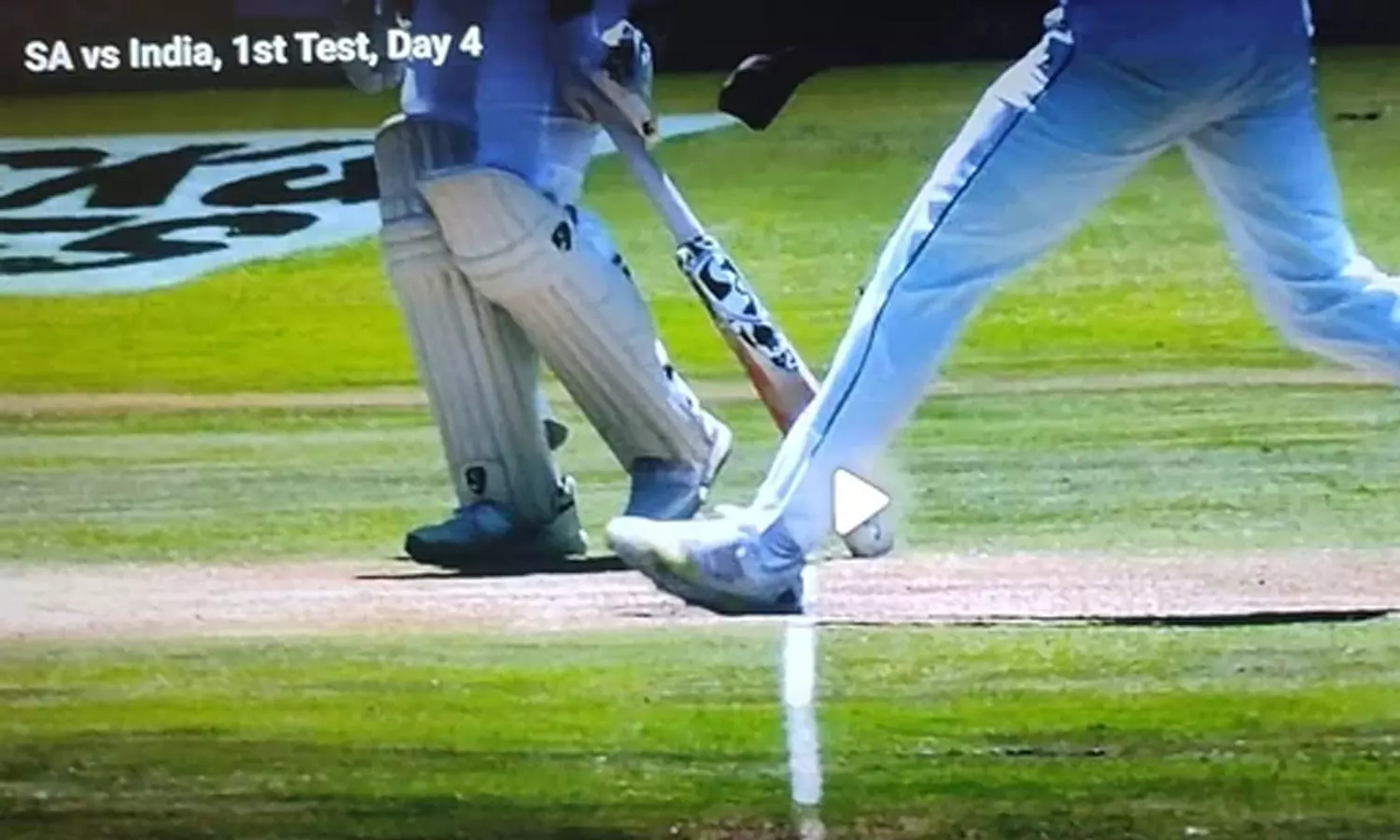 അത് നോ ബോൾ: ശർദുൽ താക്കൂറിന്റെ പുറത്താകലിൽ വിവാദം പുകയുന്നു... അത് നോ ബോൾ: ശർദുൽ താക്കൂറിന്റെ പുറത്താകലിൽ വിവാദം പുകയുന്നു...