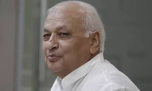 കണ്ണൂർ വിസി നിയമനം; ഹൈക്കോടതി നോട്ടീസ് സർക്കാറിന് കൈമാറുമെന്ന് ഗവർണർ