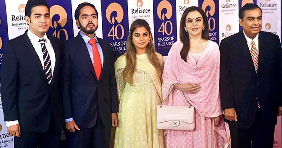 റിലയൻസിന്റെ തലപ്പത്ത് മാറ്റം; സൂചന നൽകി മുകേഷ് അംബാനി റിലയൻസിന്റെ തലപ്പത്ത് മാറ്റം; സൂചന നൽകി മുകേഷ് അംബാനി