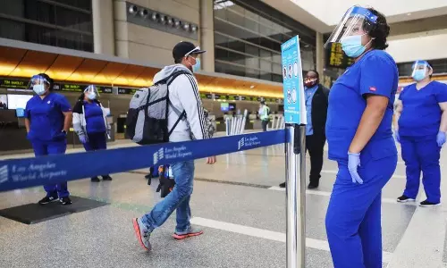 നാല് തവണ വാക്സിനെടുത്തു, രോഗലക്ഷണങ്ങളില്ല, പക്ഷേ എയര്‍പോര്‍ട്ട് ടെസ്റ്റില്‍ കോവിഡ് പോസിറ്റീവ്!