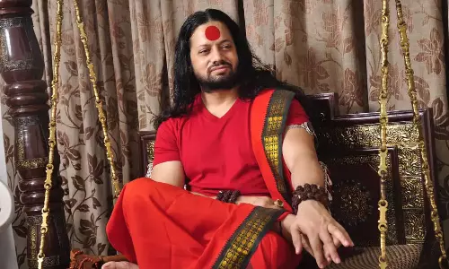 മഹാത്മാഗാന്ധിയെ അധിക്ഷേപിച്ച വിവാദ ആൾദൈവം അറസ്റ്റിൽ