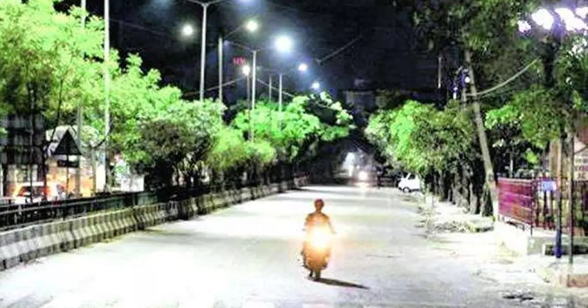 കേരളത്തില്‍ രാത്രി കർഫ്യൂ പ്രാബല്യത്തിൽ; രാത്രി പുറത്തിറങ്ങാൻ സ്വയം സാക്ഷ്യപത്രം നിർബന്ധം