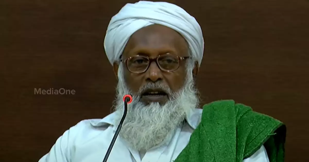 പിണറായി സര്ക്കാരിനോട് പ്രത്യേക മമതയില്ലെന്ന് സമസ്ത പിണറായി സര്ക്കാരിനോട് പ്രത്യേക മമതയില്ലെന്ന് സമസ്ത