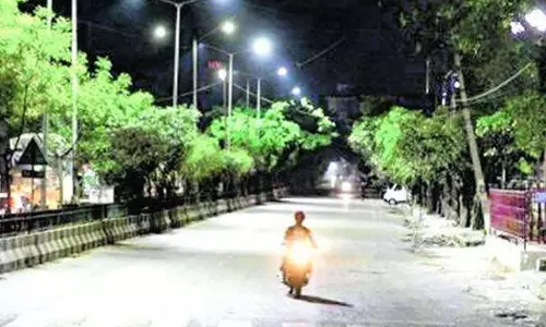 കേരളത്തില്‍ രാത്രി കർഫ്യൂ പ്രാബല്യത്തിൽ; രാത്രി പുറത്തിറങ്ങാൻ സ്വയം സാക്ഷ്യപത്രം നിർബന്ധം