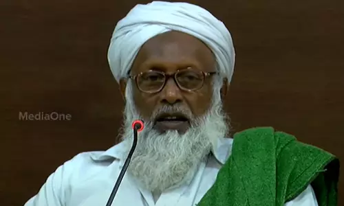 പിണറായി സര്ക്കാരിനോട് പ്രത്യേക മമതയില്ലെന്ന് സമസ്ത പിണറായി സര്ക്കാരിനോട് പ്രത്യേക മമതയില്ലെന്ന് സമസ്ത