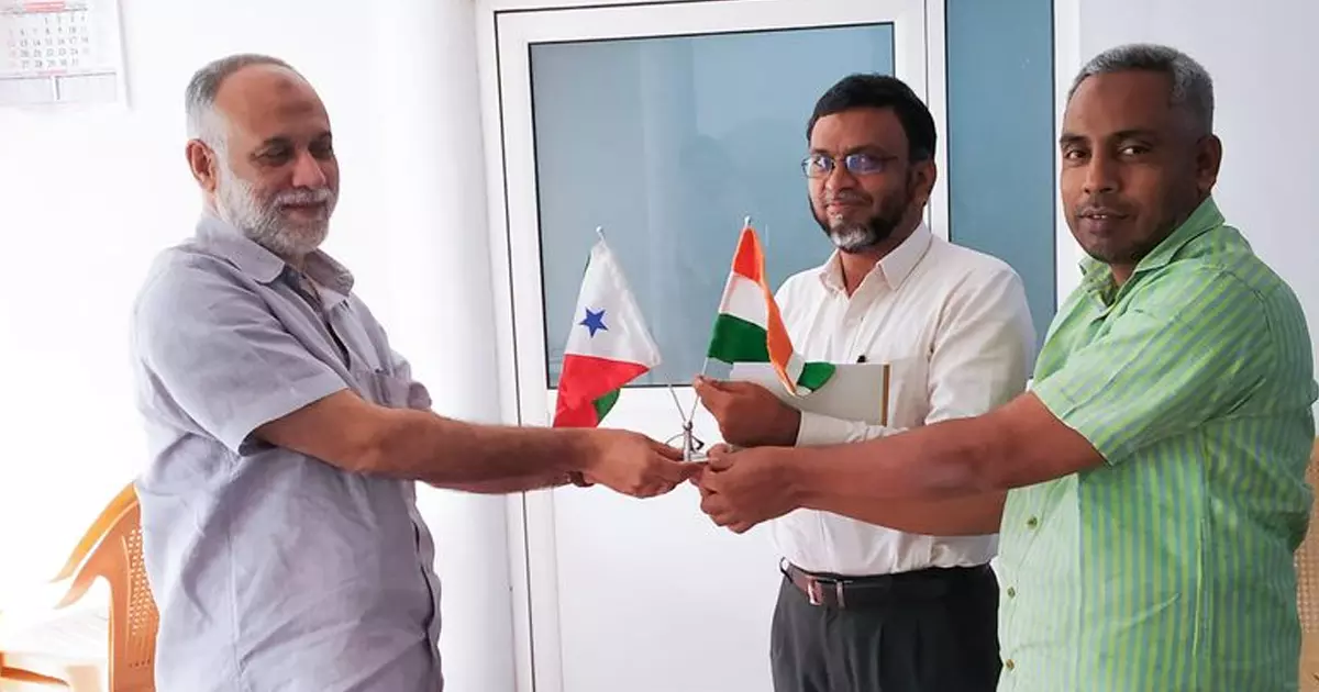 2010ൽ പൊലീസ് കൊണ്ടുപോയ ദേശീയ പതാകയും പാർട്ടി പതാകയും വൃത്തിയോടെ തിരികെകിട്ടിയെന്ന് നാസറുദ്ദീൻ എളമരം