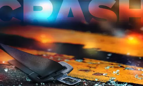 തൃശൂരില് വാഹനാപകടത്തിൽ രണ്ട് യുവാക്കൾ മരിച്ചു തൃശൂരില് വാഹനാപകടത്തിൽ രണ്ട് യുവാക്കൾ മരിച്ചു