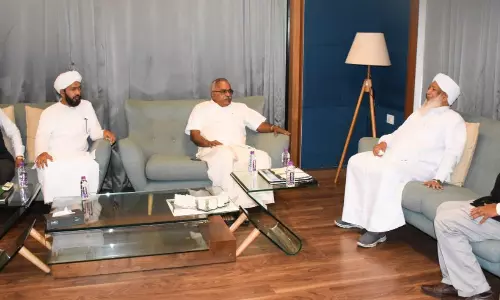 പാട്ടഭൂമി തരംമാറ്റിയെന്ന പരാതിക്കിടെ നോളജ് സിറ്റിയിൽ കാനം രാജേന്ദ്രന്റെ സന്ദർശനം; വിവാദം പാട്ടഭൂമി തരംമാറ്റിയെന്ന പരാതിക്കിടെ നോളജ് സിറ്റിയിൽ കാനം രാജേന്ദ്രന്റെ സന്ദർശനം; വിവാദം