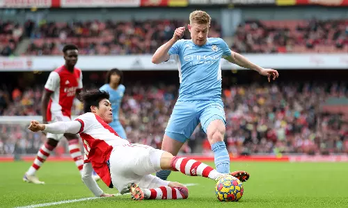 ആർസനലും കടന്ന് സിറ്റി ഒന്നാം സ്ഥാനത്ത് കുതിക്കുന്നു ആർസനലും കടന്ന് സിറ്റി ഒന്നാം സ്ഥാനത്ത് കുതിക്കുന്നു