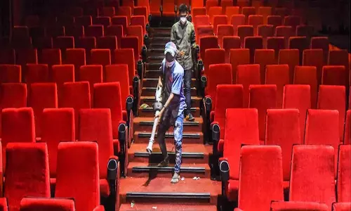 കോവിഡ് വ്യാപനം രൂക്ഷം; ഹരിയാനയിലെ അഞ്ച് ജില്ലകളിൽ തിയേറ്ററുകളും സ്‌പോർട്‌സ് കോംപ്ലക്‌സുകളും അടച്ചു