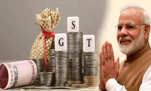 ചെരുപ്പിന് 12% ജിഎസ്ടി; എടിഎം നിരക്കിൽ 21 രൂപയുടെ വർധന-മോദിയുടെ പുതുവർഷ സമ്മാനമെന്ന് പരിഹസിച്ച് കോൺഗ്രസ്