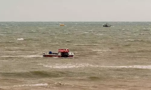 പൊന്നാനിയിൽ മത്സ്യബന്ധനത്തിനിടെ കാണാതായ മൂന്ന് മത്സ്യത്തൊഴിലാളികളേയും രക്ഷപ്പെടുത്തി