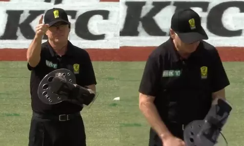 സോറി ട്ടോ, അത് ഔട്ടല്ല: അപൂർവം, വിവാദം