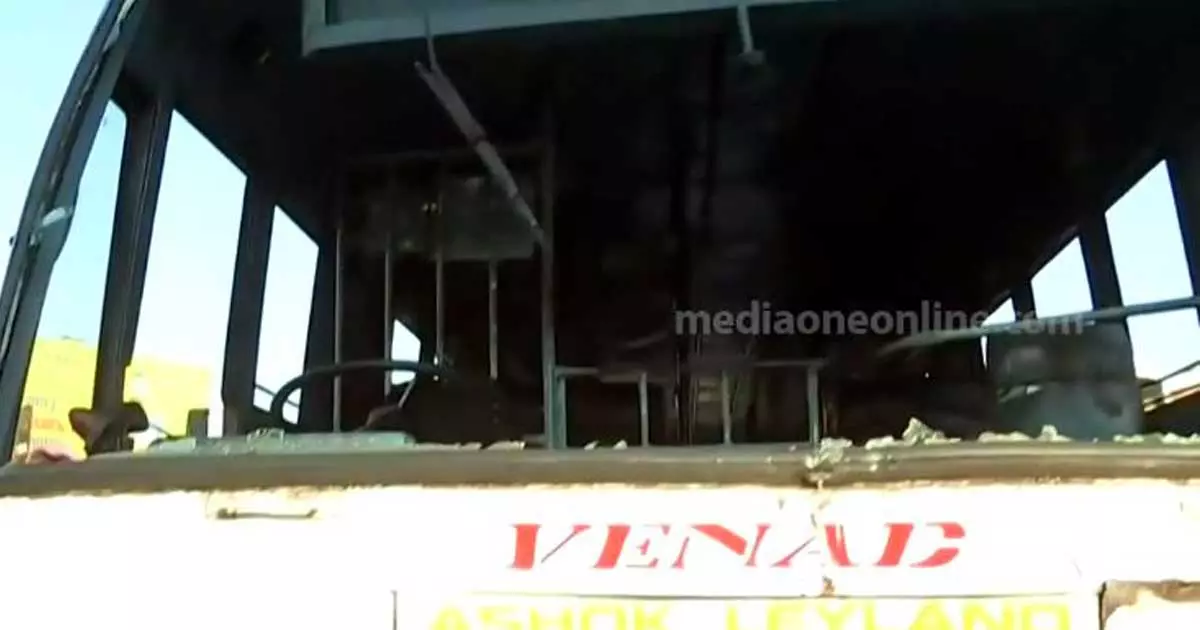 ഇടപ്പള്ളിയിൽ വാഹനാപകടം; ശബരിമല തീർഥാടകൻ ഉൾപ്പെടെ 12 പേർക്ക് പരിക്ക് ഇടപ്പള്ളിയിൽ വാഹനാപകടം; ശബരിമല തീർഥാടകൻ ഉൾപ്പെടെ 12 പേർക്ക് പരിക്ക്