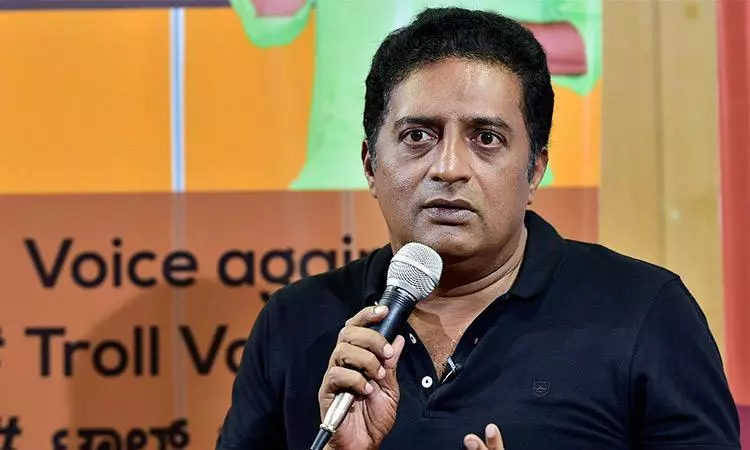 രാജ്യത്ത് സ്വതന്ത്രമായി ശ്വസിക്കാനാകുന്നത് കേരളത്തില്‍: പ്രകാശ് രാജ്