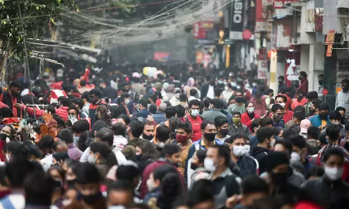 കോവിഡ്; രാജ്യത്ത് 33,750 പുതിയ രോഗികൾ, ഒമിക്രോൺ കേസുകൾ 1700ആയി കോവിഡ്; രാജ്യത്ത് 33,750 പുതിയ രോഗികൾ, ഒമിക്രോൺ കേസുകൾ 1700ആയി